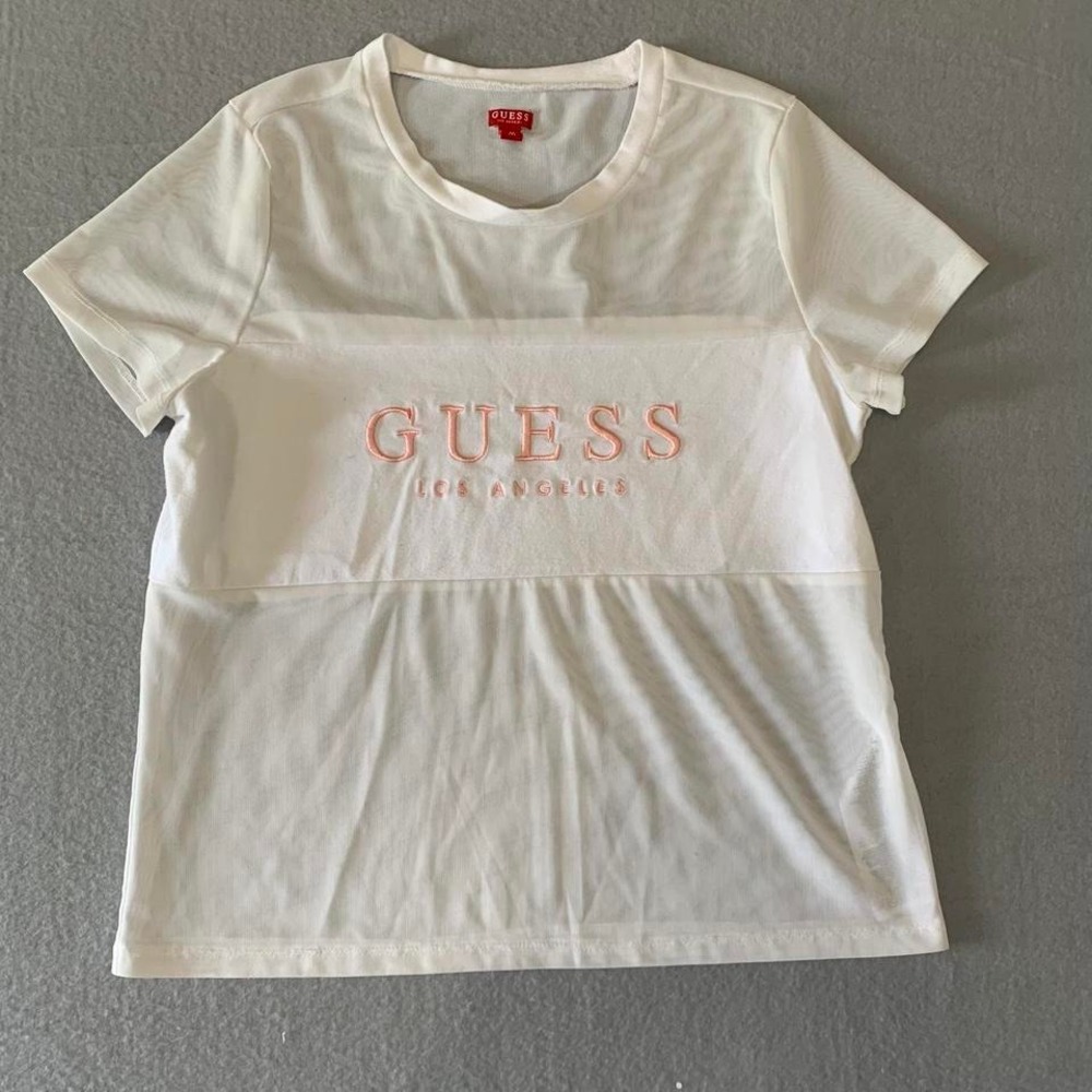Guess white mesh‎ with pink logo t-shirt Size M
